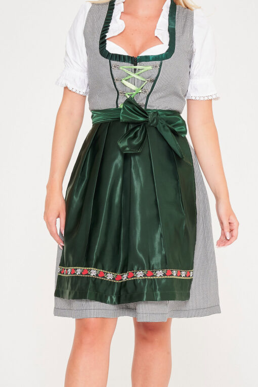 Dirndl Dress Style: 6 Best Colors for Your Perfect Oktoberfest Look 1
